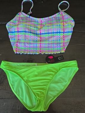 (L) No Boundaries Neon Green Bikini Bottom 90s Shimmer  Flirty Vibrant Colorful
